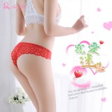 《AIMEI GIAREN》寵愛迷戀！無痕蕾絲花瓣拼接冰絲三角褲﹝紅﹞